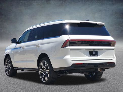 New 2026 Lincoln Navigator Reserve AWD/4WD image 5