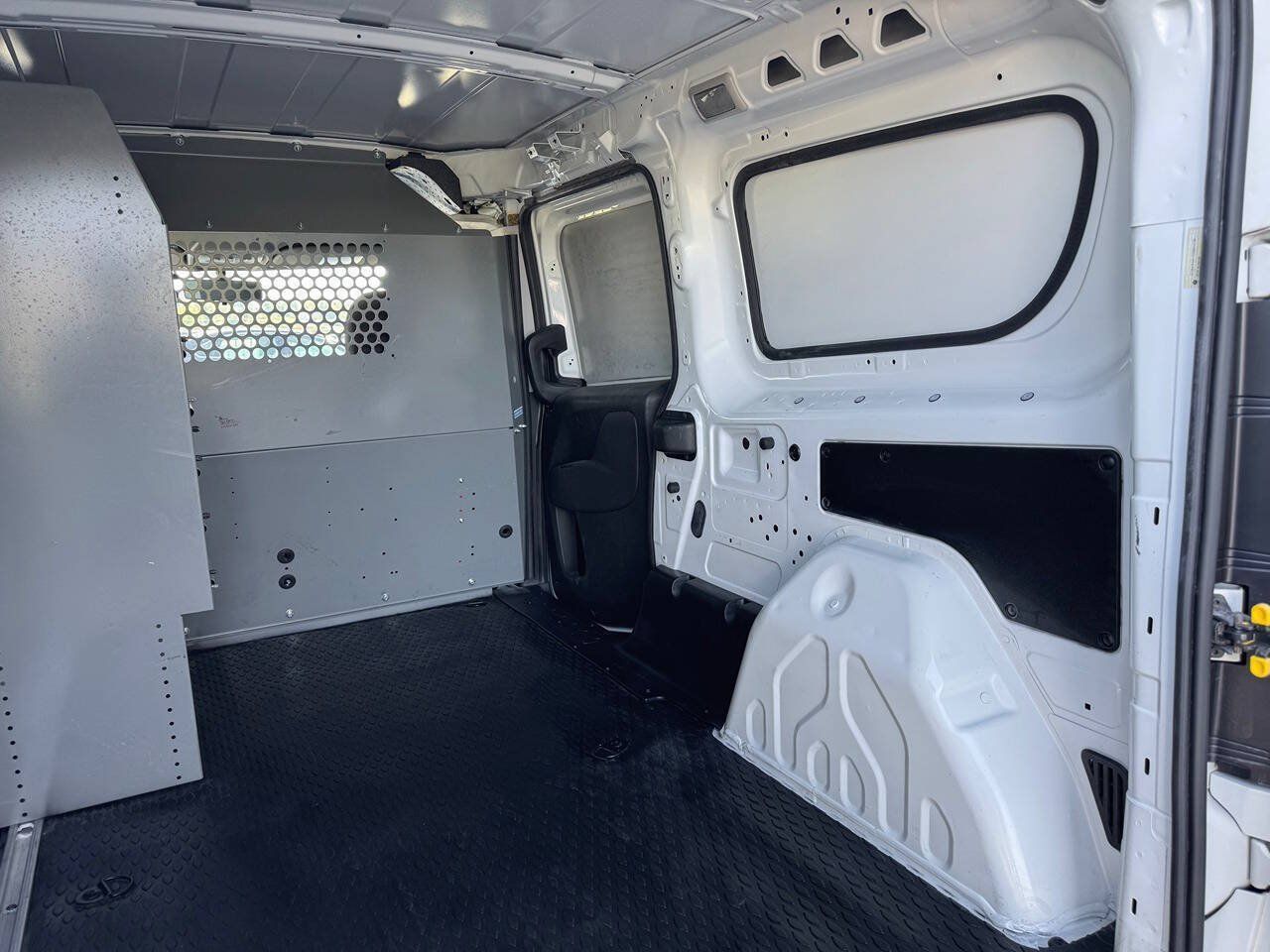 Used 2015 RAM ProMaster City Tradesman SLT w/ Rear Back-up Camera Group FWD image 10