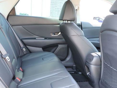 New 2026 Hyundai Elantra Limited FWD image 17