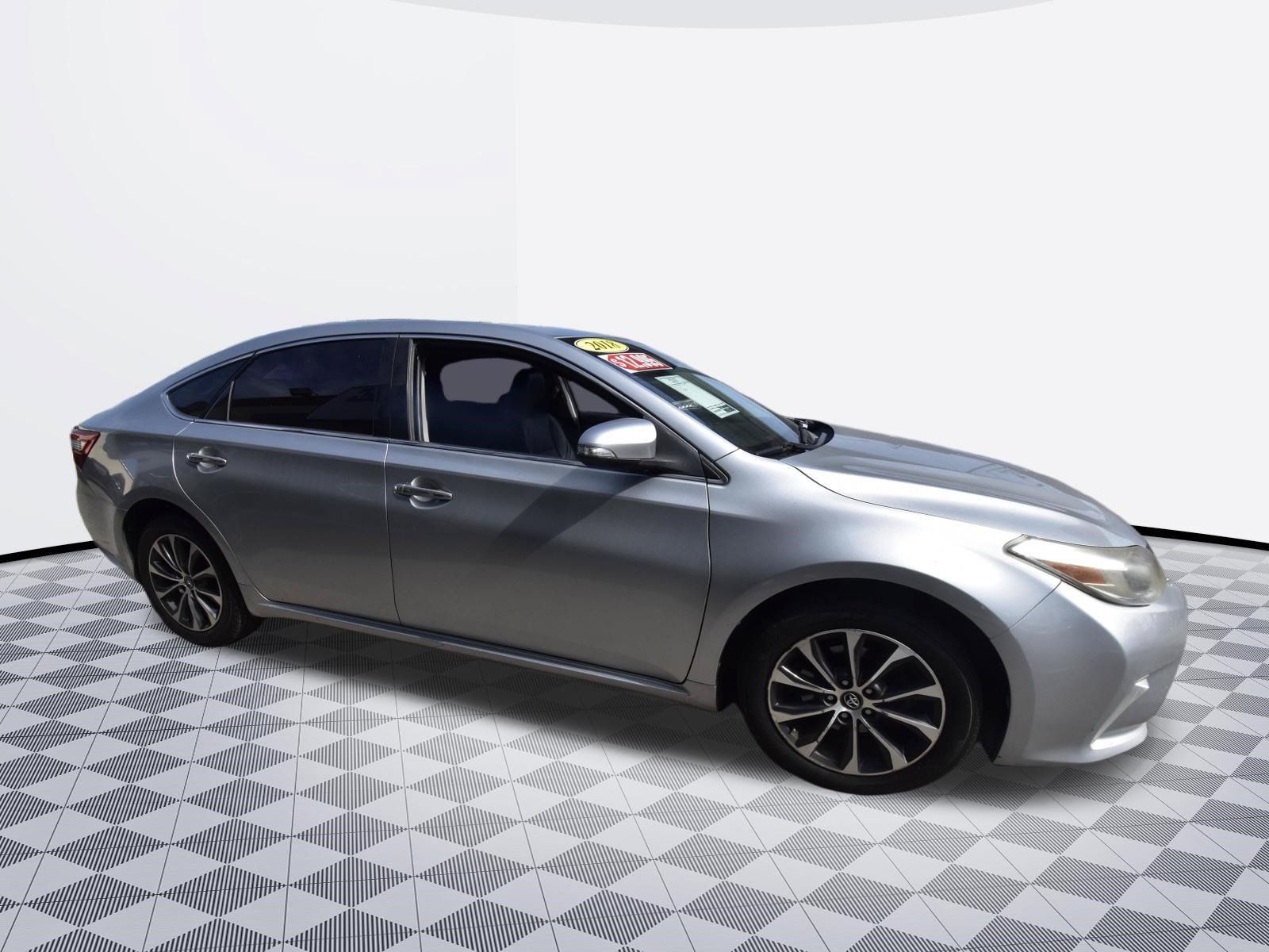 Used 2018 Toyota Avalon XLE Plus w/ All Weather Liner Package FWD image 6