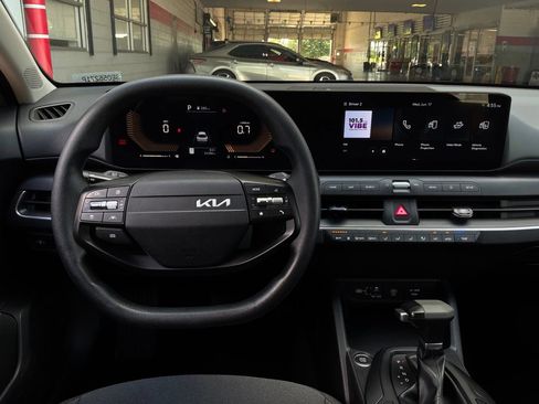 Used 2025 Kia K4 FWD image 13