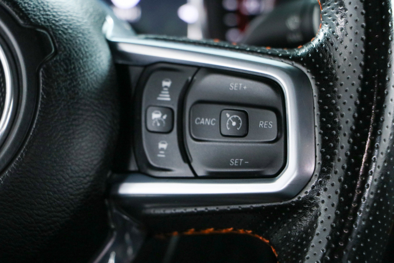 Used 2021 Jeep Gladiator Mojave AWD/4WD image 14
