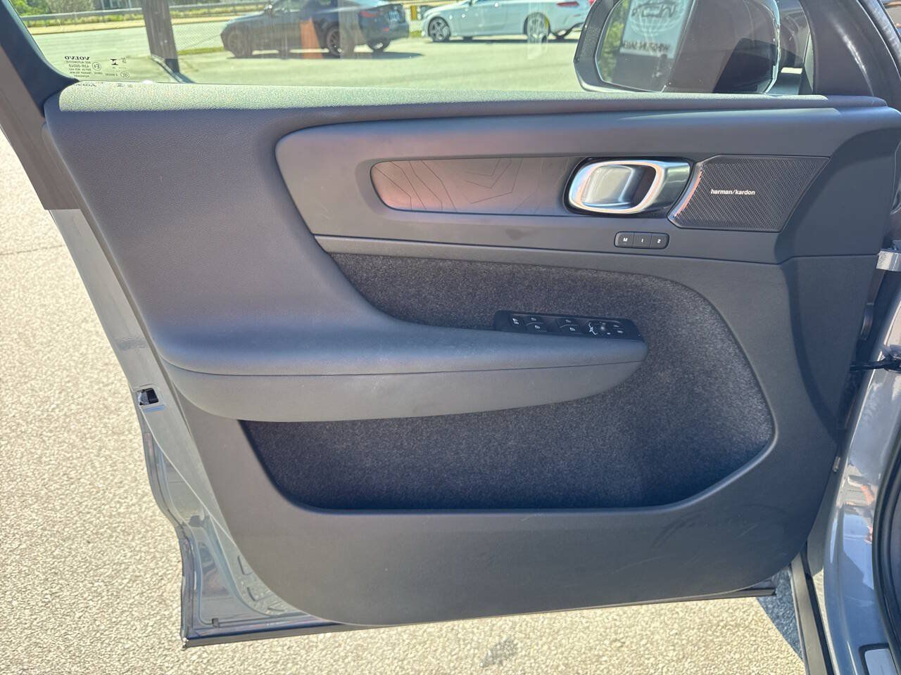Used 2023 Volvo XC40 Recharge Ultimate w/ Protection Package Premier AWD/4WD image 31