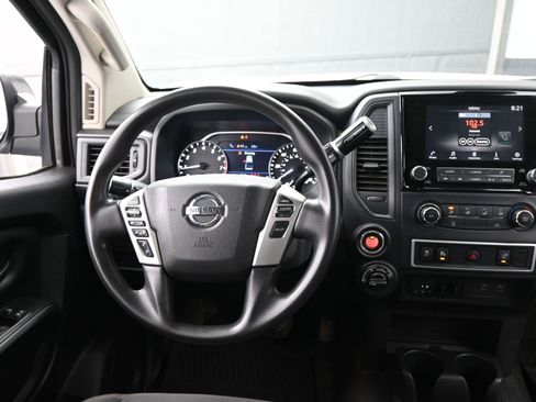 Used 2022 Nissan Titan S image 13