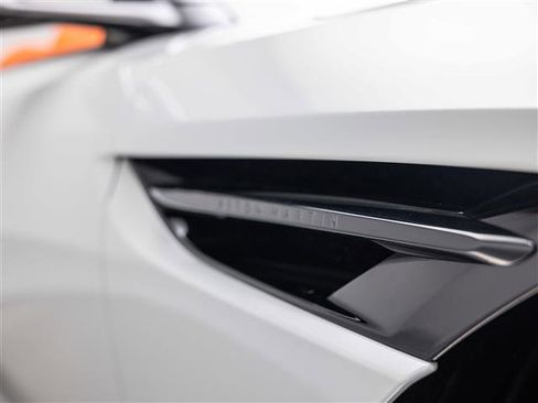 Used 2026 Aston Martin DB12 Convertible image 36