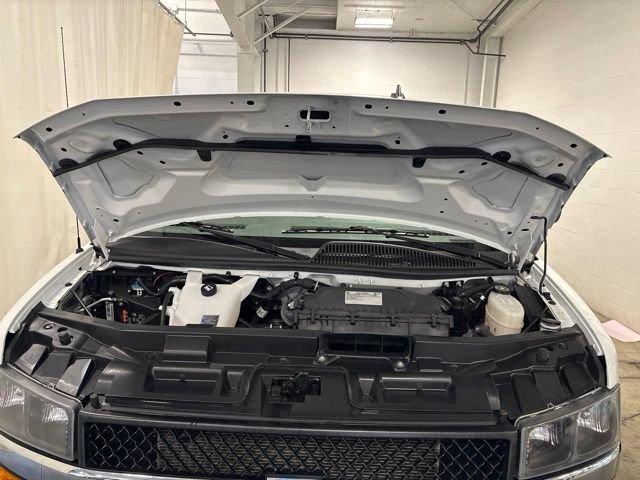 Used 2025 Chevrolet Express 2500 w/ Driver Convenience Package RWD image 8