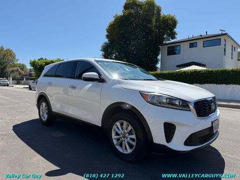 Used 2019 Kia Sorento FWD image 3