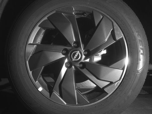 Used 2025 Nissan Rogue SV FWD image 14