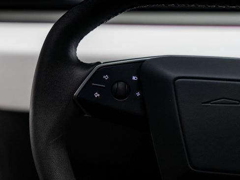 Used 2024 Tesla Cybertruck AWD Crew Cab image 33