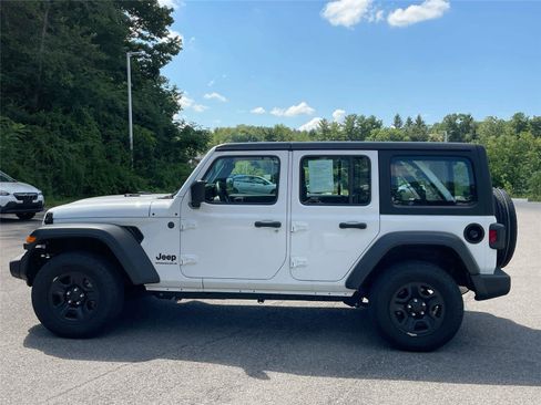 Used 2025 Jeep Wrangler Unlimited Sport AWD/4WD image 2