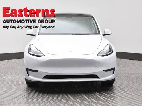 Used 2023 Tesla Model Y Long Range AWD/4WD image 2