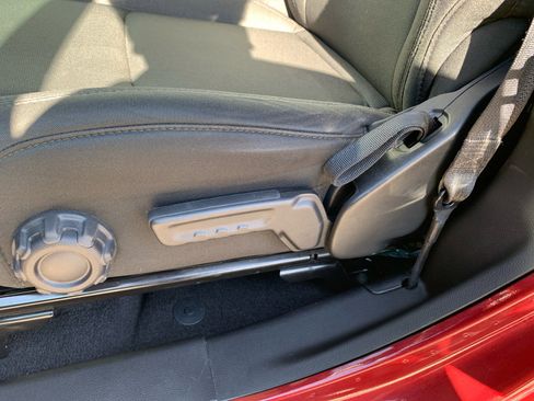 Used 2021 Jeep Wrangler Sport S image 28