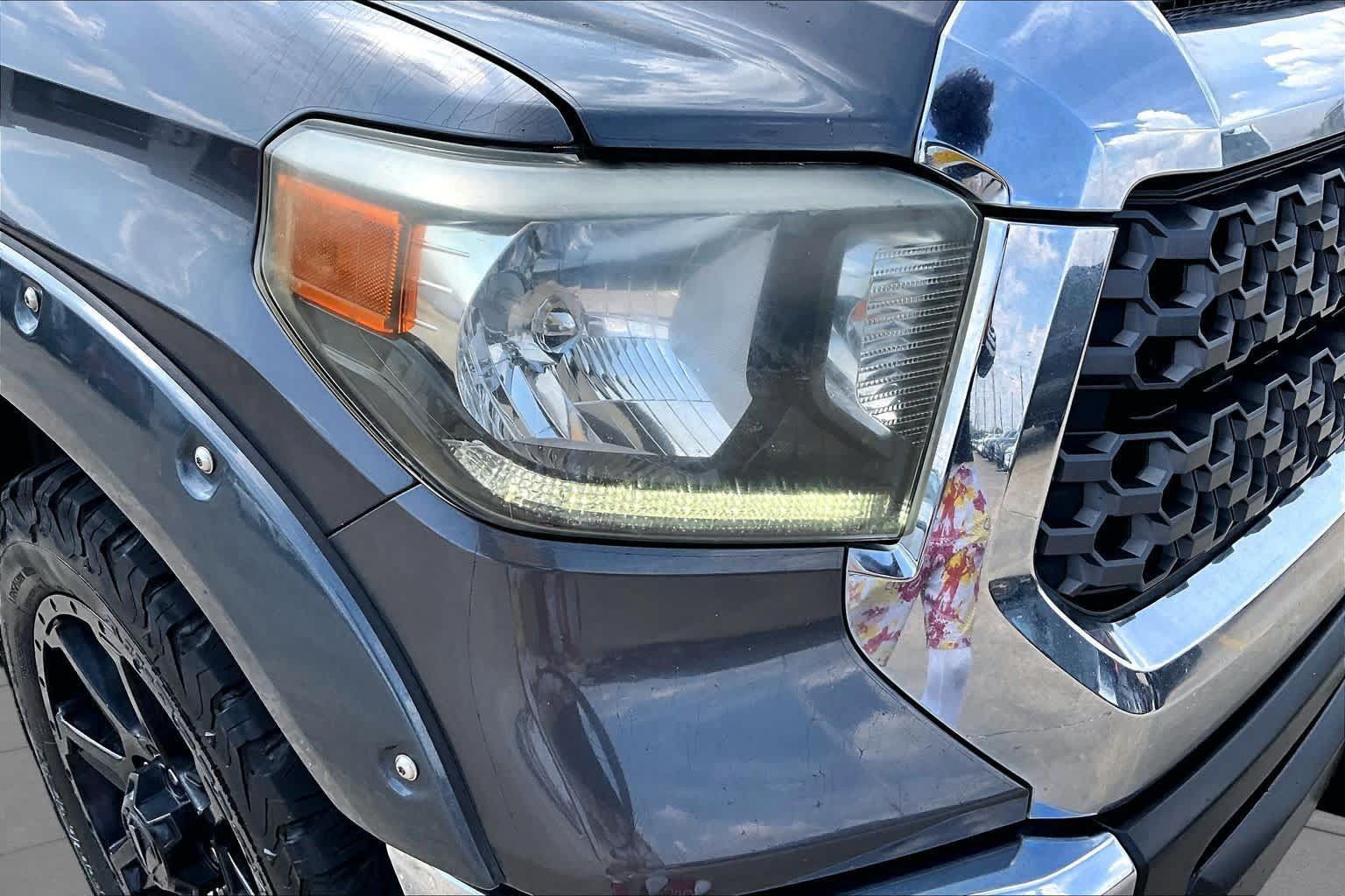 Used 2018 Toyota Tundra SR5 w/ SR5 Upgrade Package RWD image 28