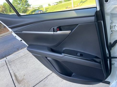 Used 2025 Toyota Camry SE FWD image 50