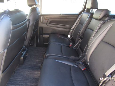 Used 2023 Honda Odyssey Touring image 17