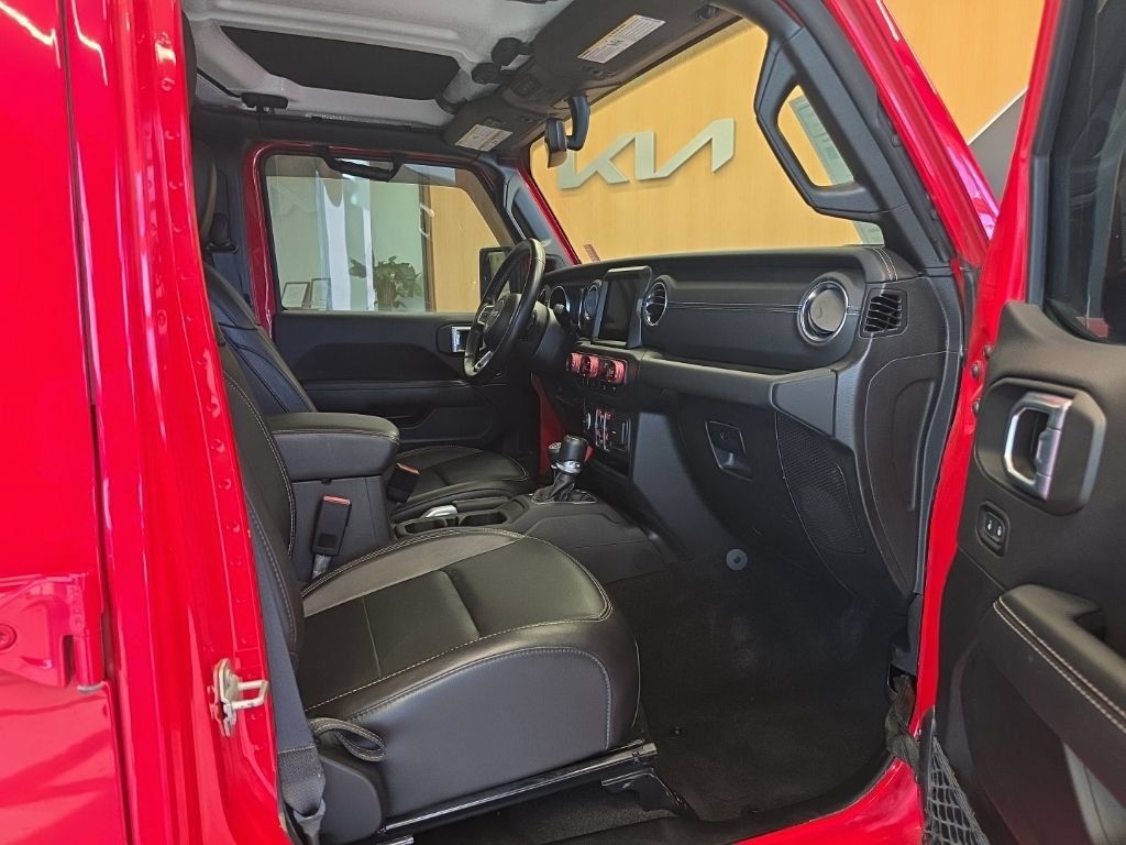 Used 2021 Jeep Gladiator Overland w/ Popular Equipment Package AWD/4WD image 48
