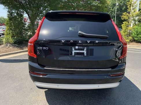 Used 2022 Volvo XC90 T6 Momentum w/ Advanced Package AWD/4WD image 7