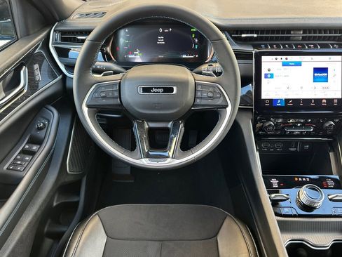New 2023 Jeep Grand Cherokee Trailhawk w/ Advanced Protech Group II AWD/4WD image 13
