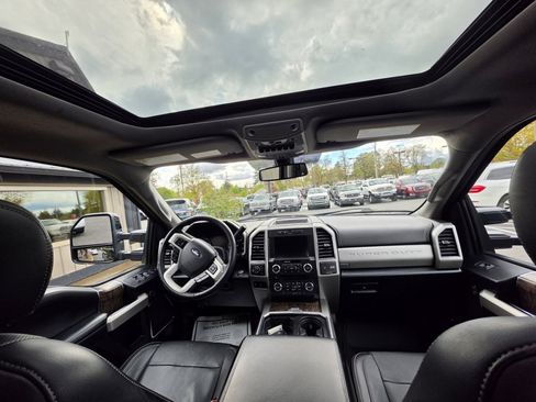 Used 2018 Ford F350 Lariat w/ Lariat Ultimate Package AWD/4WD image 19