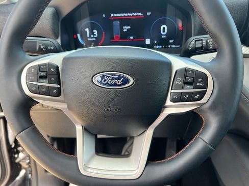 Used 2025 Ford Explorer Active w/ Active Comfort Package image 29