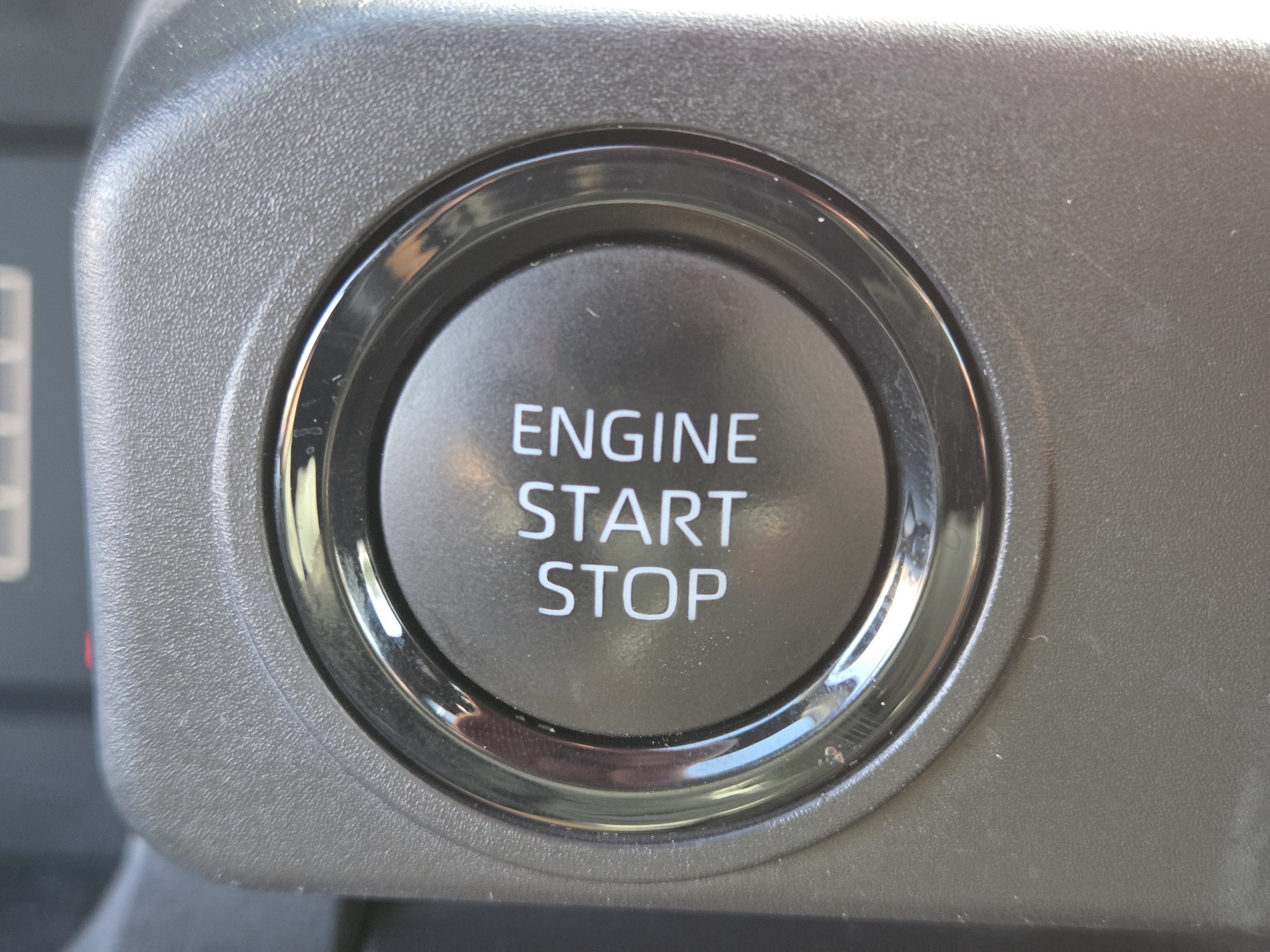 Used 2025 Toyota Tacoma SR5 AWD/4WD image 37