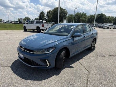 Used 2025 Volkswagen Jetta S FWD image 3