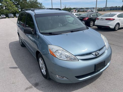 Used 2008 Toyota Sienna LE FWD image 3
