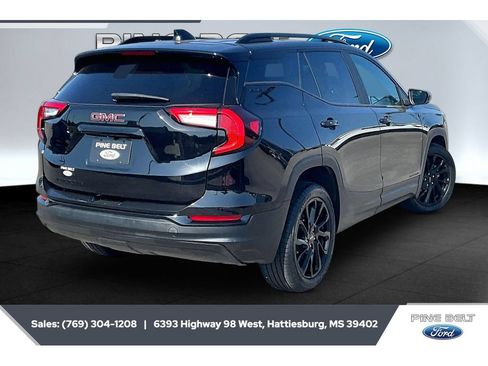 Used 2023 GMC Terrain SLE w/ Driver Convenience Package FWD image 12