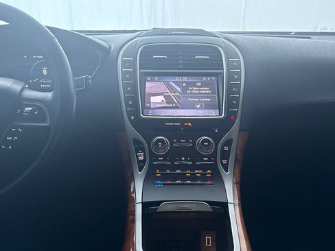 Used 2020 Lincoln Nautilus Reserve w/ Equipment Group 201A AWD/4WD image 17