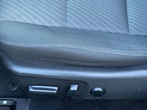 Used 2015 Toyota Camry LE image 13