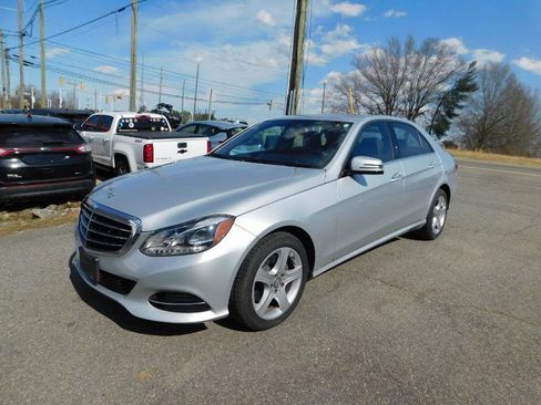Used 2016 Mercedes-Benz E 350 4MATIC Sedan image 1