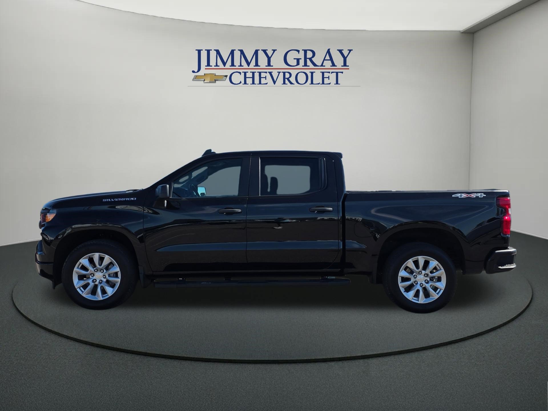 Used 2024 Chevrolet Silverado 1500 Custom AWD/4WD image 2