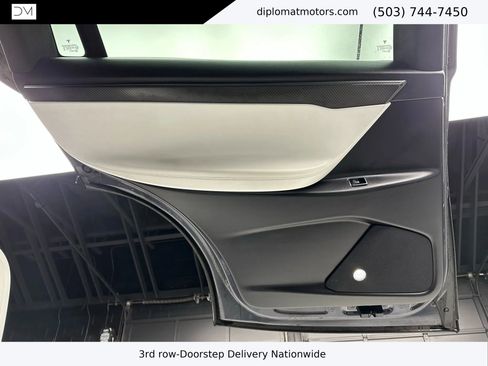 Used 2018 Tesla Model X 75D image 25