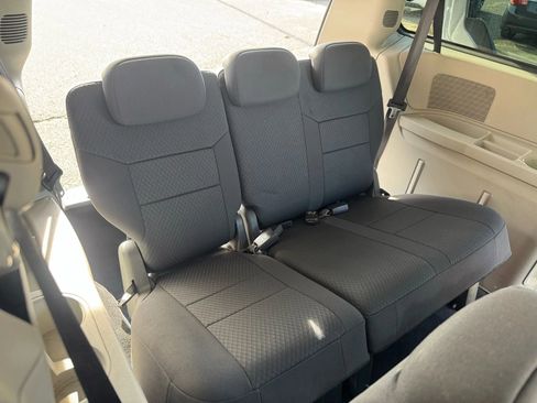 Used 2010 Dodge Grand Caravan SE w/ Climate Group image 14