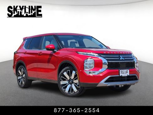 New 2025 Mitsubishi Outlander SE image 1