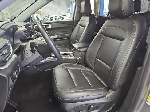 Used 2023 Ford Explorer XLT w/ Equipment Group 202A image 15