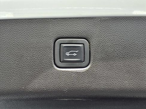 Used 2024 Chevrolet Blazer LT w/ Convenience Package FWD image 22