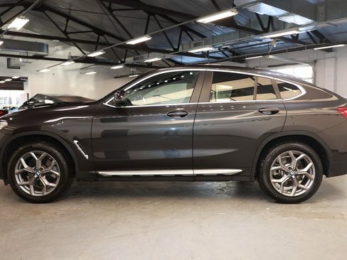 Used 2025 BMW X4 xDrive30i image 4