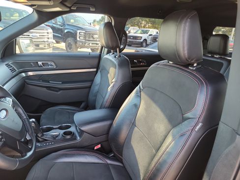 Used 2019 Ford Explorer XLT w/ Equipment Group 202A image 14