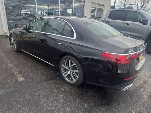 Used 2024 Mercedes-Benz E 350 4MATIC Sedan image 3