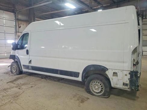 Used 2025 RAM ProMaster 2500 w/ Convenience Group image 4