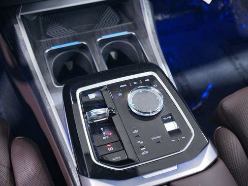 Used 2026 BMW 740i w/ Premium Package RWD image 12
