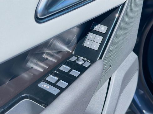 New 2026 Land Rover Range Rover Velar Dynamic SE AWD/4WD image 22