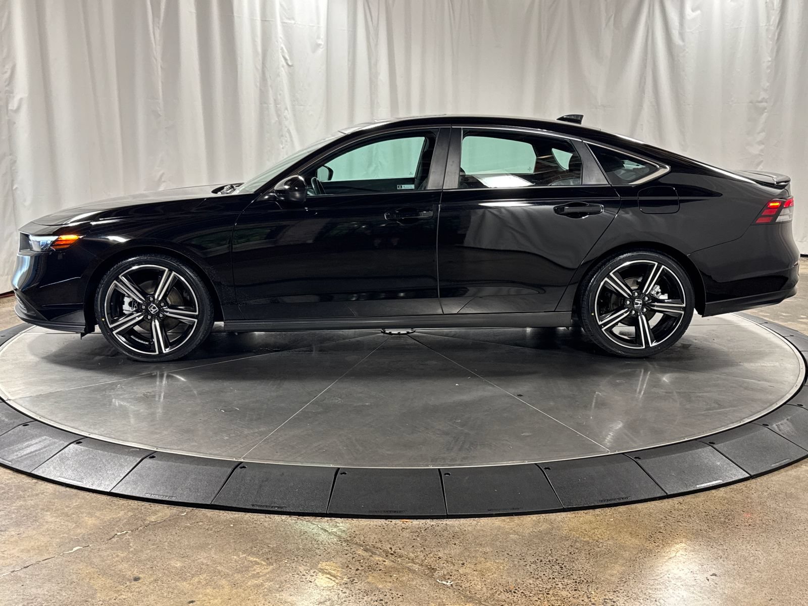 Certified 2023 Honda Accord Sport image 8