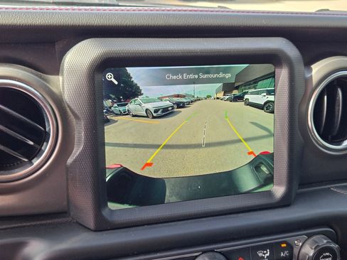 Used 2022 Jeep Gladiator Rubicon w/ LED Lighting Group image 31