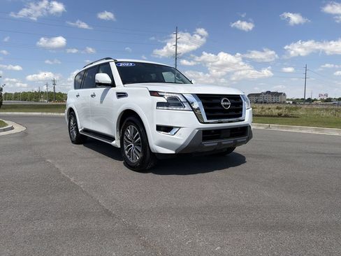 Used 2023 Nissan Armada SL w/ Captain's Chairs Package RWD image 9