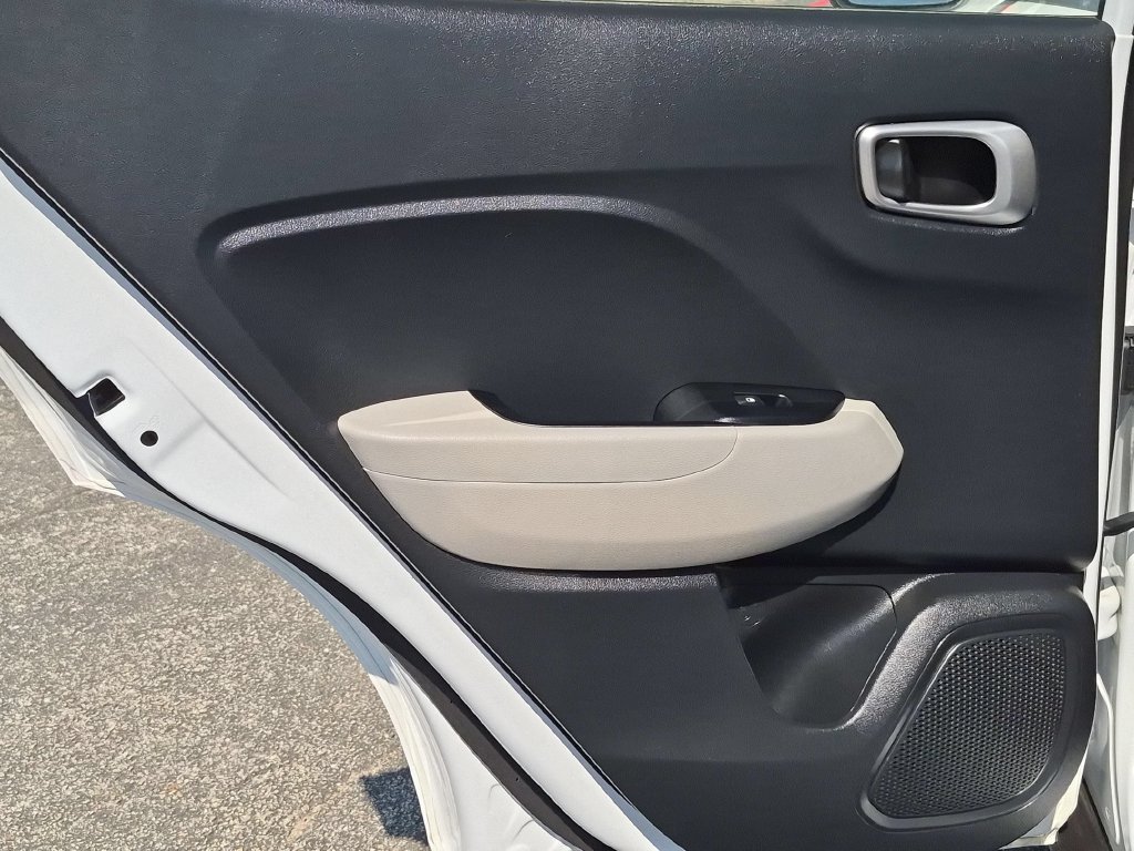 Used 2026 Hyundai Venue SEL FWD image 27