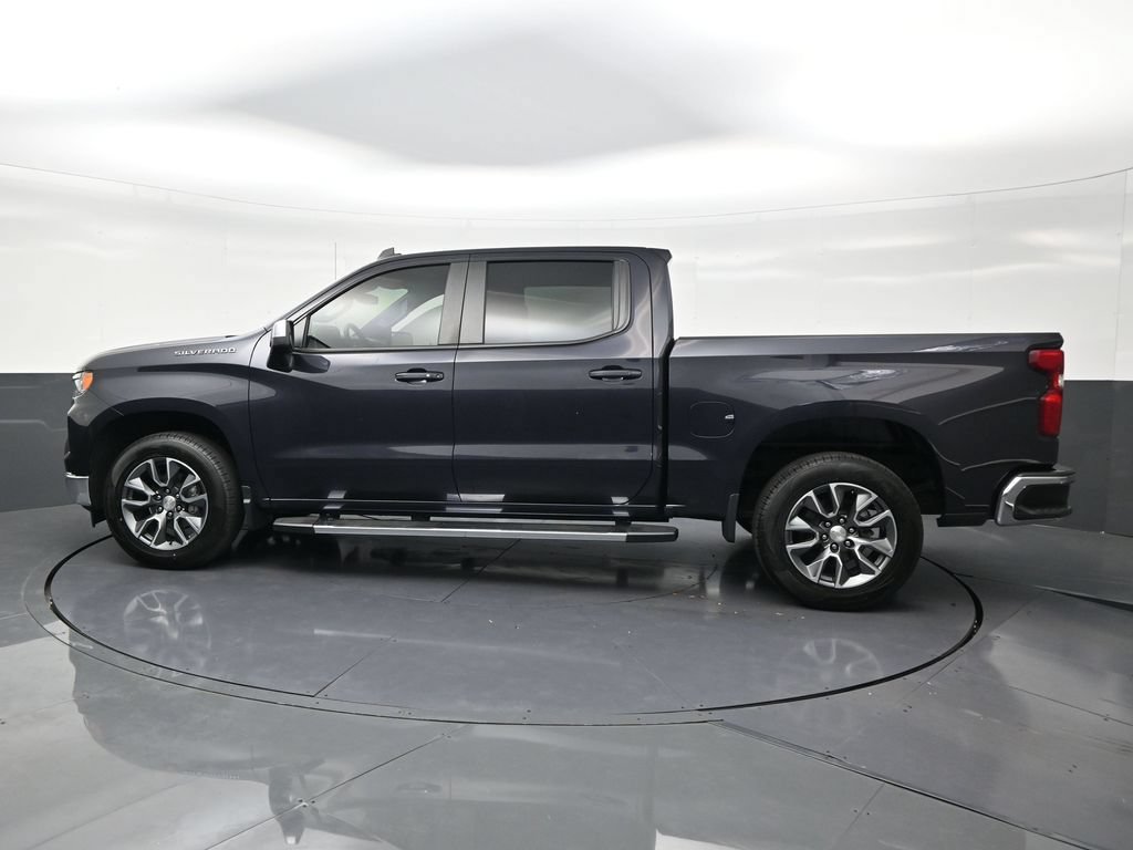 Used 2024 Chevrolet Silverado 1500 LT RWD image 2