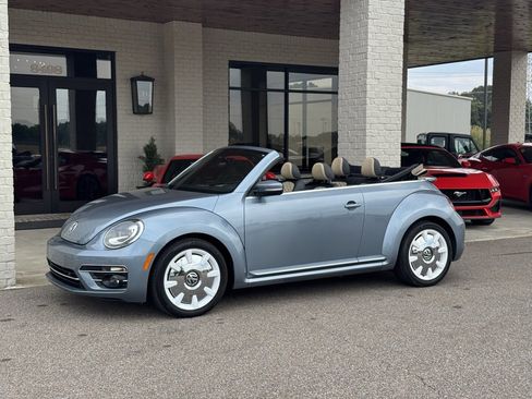 Used 2019 Volkswagen Beetle 2.0T Final Edition SEL image 9