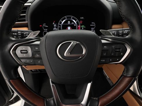 Used 2024 Lexus LX 600 4WD w/ Luxury Package image 17